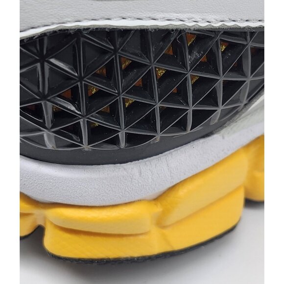 Nike Air Zoom Vomero 5 'University Gold' FB9149-002 - Picture 10 of 14